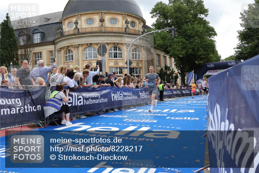 29.06.2025 - hella hamburg halbmarathon Strokosch-Dieckow http://msf.ph/oto/8228217 29.06.2025 10:32:03 Ziel 1407, 1686, 4129, 4698, 6619, 11150, 11199, 11370, 15826, 16505, 16736 meine-sportfotos.de