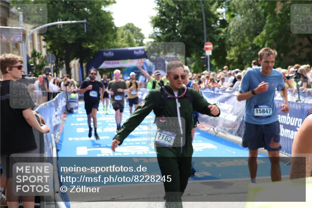 29.06.2025 - hella hamburg halbmarathon Zöllner http://msf.ph/oto/8228245 29.06.2025 11:29:59 Ziel 2514, 4314, 4361, 4378, 5798, 6956, 10653, 10710, 12505, 14392, 15847, 17560, 18369, 18706 meine-sportfotos.de