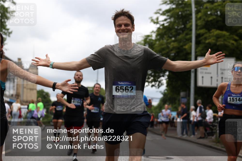 29.06.2025 - hella hamburg halbmarathon Yannick Fuchs http://msf.ph/oto/8228321 29.06.2025 10:46:37 20KM 1098, 1257, 1482, 1657, 2111, 2444, 2814, 3258, 3715, 3952, 4121, 4557, 4558, 4726, 4837, 5116, 5169, 5194, 5378, 5399, 6164, 6561, 6562, 7178, 7312, 7475, 7896, 8172, 8316, 8720, 8955, 9145, 10529, 10811, 11459, 12135, 12519, 13211, 13301, 14198, 14286, 14791, 15001, 15144, 15275, 15446, 15506, 15690, 16320, 16929, 17130, 17198, 17710, 17773, 18331 meine-sportfotos.de