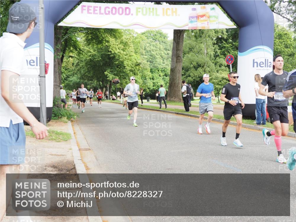 29.06.2025 - hella hamburg halbmarathon MichiJ http://msf.ph/oto/8228327 29.06.2025 10:26:03 Zwischen KM18-KM19 2404, 6095, 6529, 9914, 10680, 10738, 15178, 15261, 15939, 16523, 17192, 17723, 18103, 18159, 18216 meine-sportfotos.de