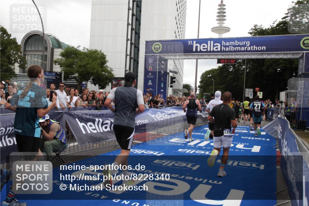 29.06.2025 - hella hamburg halbmarathon Michael Strokosch http://msf.ph/oto/8228340 29.06.2025 10:51:31 Ziel 1335, 2364, 2411, 2946, 5820, 7943, 8989, 9214, 9656, 11124, 11422, 13403, 13792, 15871, 15950, 16357, 17131, 18489 meine-sportfotos.de
