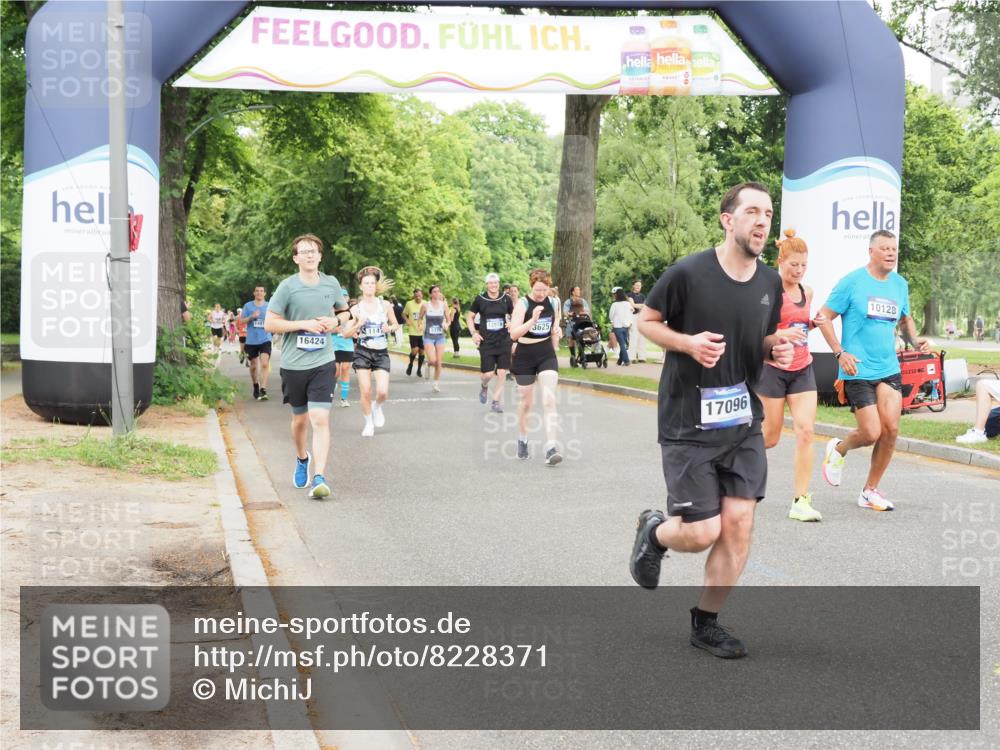 29.06.2025 - hella hamburg halbmarathon MichiJ http://msf.ph/oto/8228371 29.06.2025 10:49:21 Zwischen KM18-KM19 1147, 1377, 3625, 10128, 11771, 15516, 16424, 17096, 18355, 18452, 19240 meine-sportfotos.de