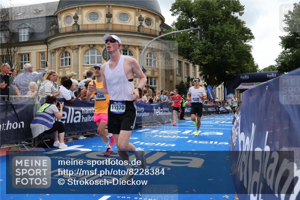 29.06.2025 - hella hamburg halbmarathon Strokosch-Dieckow http://msf.ph/oto/8228384 29.06.2025 10:32:07 Ziel 1407, 1686, 1894, 7272, 11150, 11370, 15826, 16505, 16736 meine-sportfotos.de