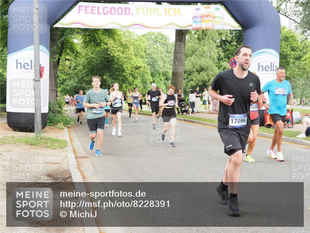 29.06.2025 - hella hamburg halbmarathon MichiJ http://msf.ph/oto/8228391 29.06.2025 10:49:21 Zwischen KM18-KM19 1147, 1377, 3625, 10128, 11771, 15516, 16424, 17096, 18355, 18452, 19240 meine-sportfotos.de