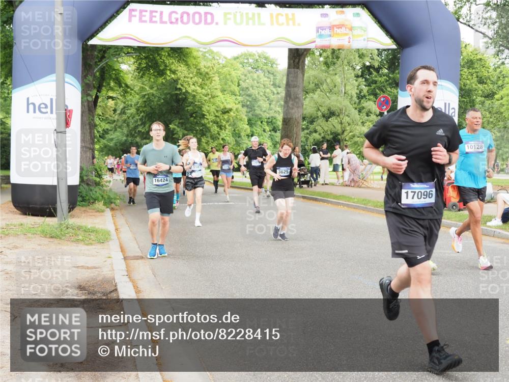 29.06.2025 - hella hamburg halbmarathon MichiJ http://msf.ph/oto/8228415 29.06.2025 10:49:21 Zwischen KM18-KM19 1147, 1377, 3625, 10128, 11771, 15516, 16424, 17096, 18355, 18452, 19240 meine-sportfotos.de