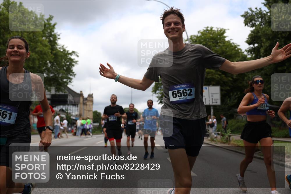 29.06.2025 - hella hamburg halbmarathon Yannick Fuchs http://msf.ph/oto/8228429 29.06.2025 10:46:38 20KM 1098, 1257, 1482, 1657, 2111, 2444, 2814, 3258, 3715, 3952, 4121, 4557, 4558, 4726, 4837, 5116, 5169, 5194, 5378, 6164, 6561, 6562, 7178, 7232, 7312, 7383, 7475, 7896, 8172, 8316, 8720, 8955, 9145, 10529, 10811, 11459, 12135, 12519, 13211, 13301, 14198, 14286, 14791, 14805, 15001, 15144, 15275, 15446, 15506, 15690, 16320, 16929, 17130, 17198, 17710, 17773, 18331 meine-sportfotos.de