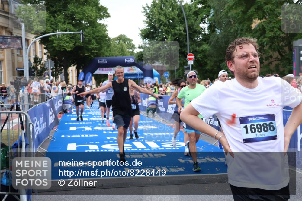29.06.2025 - hella hamburg halbmarathon Zöllner http://msf.ph/oto/8228449 29.06.2025 10:53:20 Ziel 1683, 2074, 2354, 4065, 7312, 7383, 8273, 8361, 9142, 11844, 12490, 12875, 15179, 15681, 16929, 18901 meine-sportfotos.de