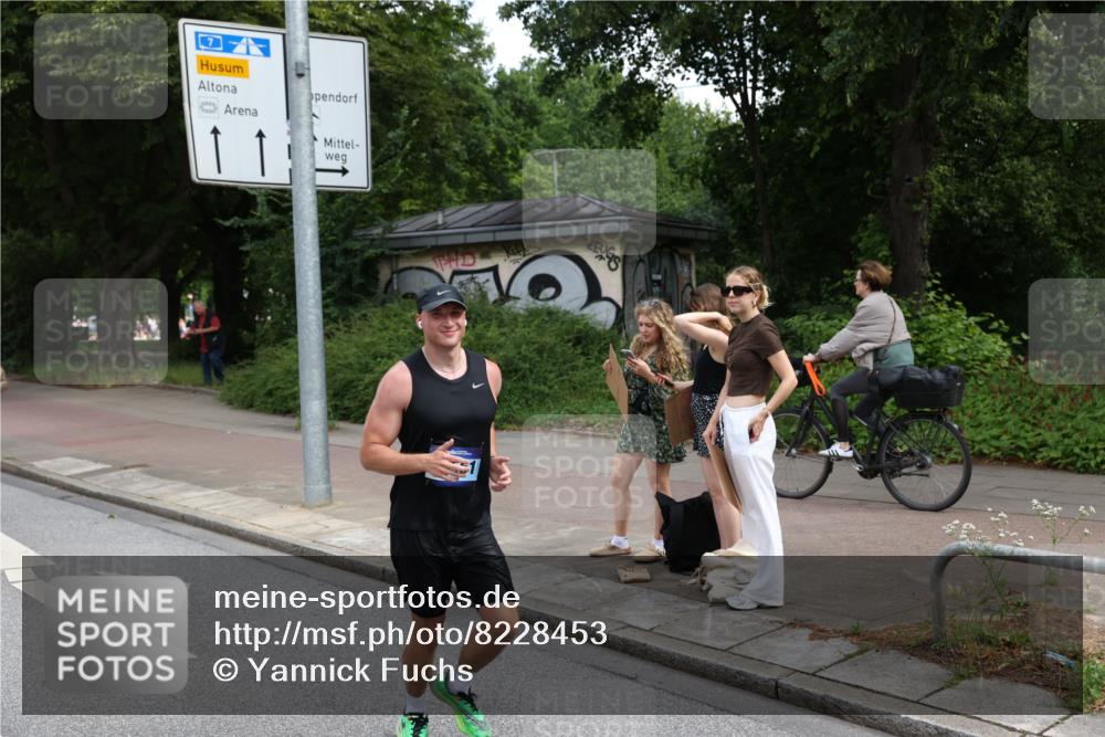 29.06.2025 - hella hamburg halbmarathon Yannick Fuchs http://msf.ph/oto/8228453 29.06.2025 10:33:40 20KM 1164, 1445, 1803, 2980, 3136, 3282, 3783, 4359, 6037, 6682, 6686, 6687, 8450, 8958, 9403, 11055, 11447, 11619, 12772, 13137, 13729, 13800, 14093, 14311, 15013, 15257, 15556, 15561, 15866, 15873, 15965, 16656, 16820, 17646, 18188, 18547, 18734, 19151 meine-sportfotos.de