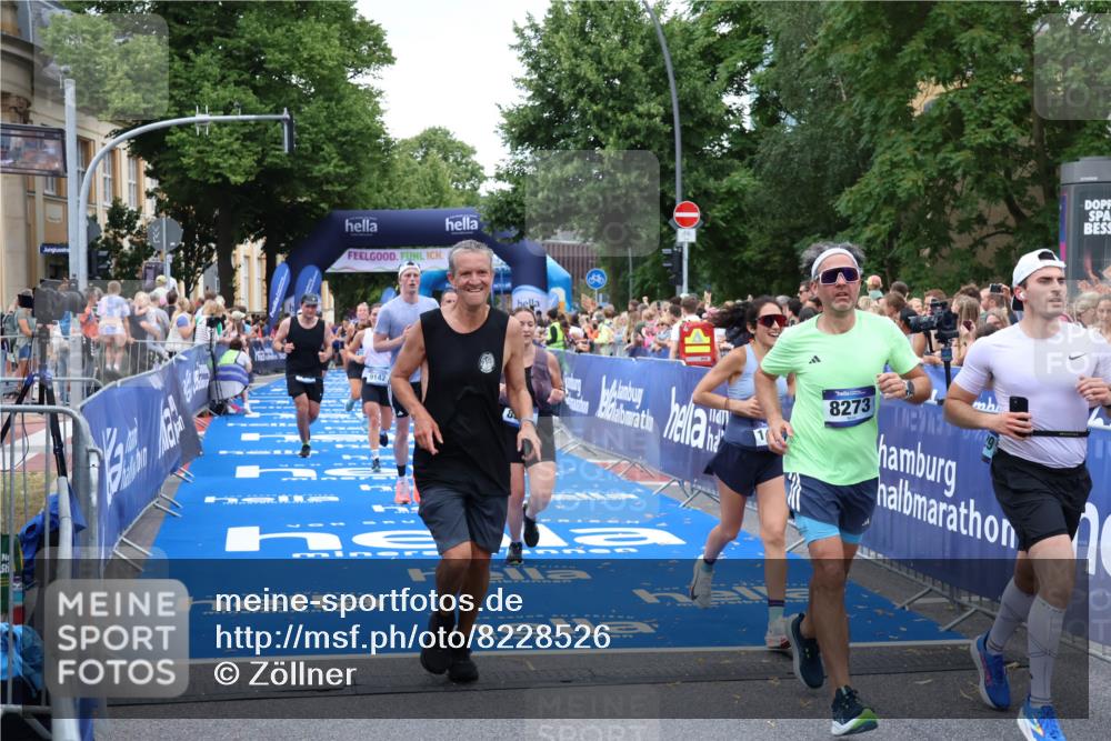 29.06.2025 - hella hamburg halbmarathon Zöllner http://msf.ph/oto/8228526 29.06.2025 10:53:21 Ziel 1683, 2074, 2354, 4065, 7312, 7383, 8273, 8361, 9142, 11844, 12490, 12875, 15179, 15681, 15838, 16929, 18134, 18901 meine-sportfotos.de