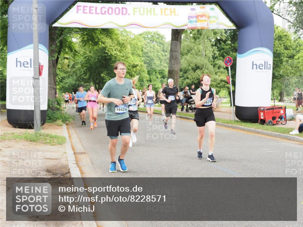 29.06.2025 - hella hamburg halbmarathon MichiJ http://msf.ph/oto/8228571 29.06.2025 10:49:22 Zwischen KM18-KM19 1147, 1377, 3625, 10128, 12978, 15516, 16424, 17096, 18355, 19240 meine-sportfotos.de