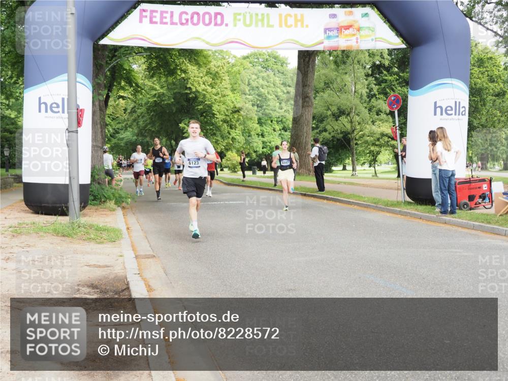 29.06.2025 - hella hamburg halbmarathon MichiJ http://msf.ph/oto/8228572 29.06.2025 10:26:08 Zwischen KM18-KM19 2404, 6047, 6529, 7310, 9914, 10680, 15178, 15261, 18216 meine-sportfotos.de