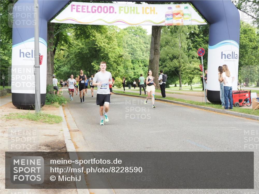 29.06.2025 - hella hamburg halbmarathon MichiJ http://msf.ph/oto/8228590 29.06.2025 10:26:08 Zwischen KM18-KM19 2404, 6047, 6529, 7310, 9914, 10680, 15178, 15261, 18216 meine-sportfotos.de