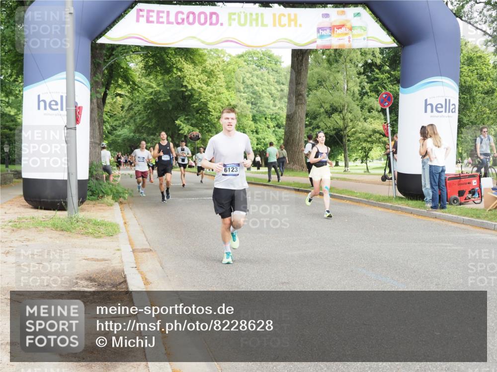 29.06.2025 - hella hamburg halbmarathon MichiJ http://msf.ph/oto/8228628 29.06.2025 10:26:08 Zwischen KM18-KM19 2404, 6047, 6529, 7310, 9914, 10680, 15178, 15261, 18216 meine-sportfotos.de