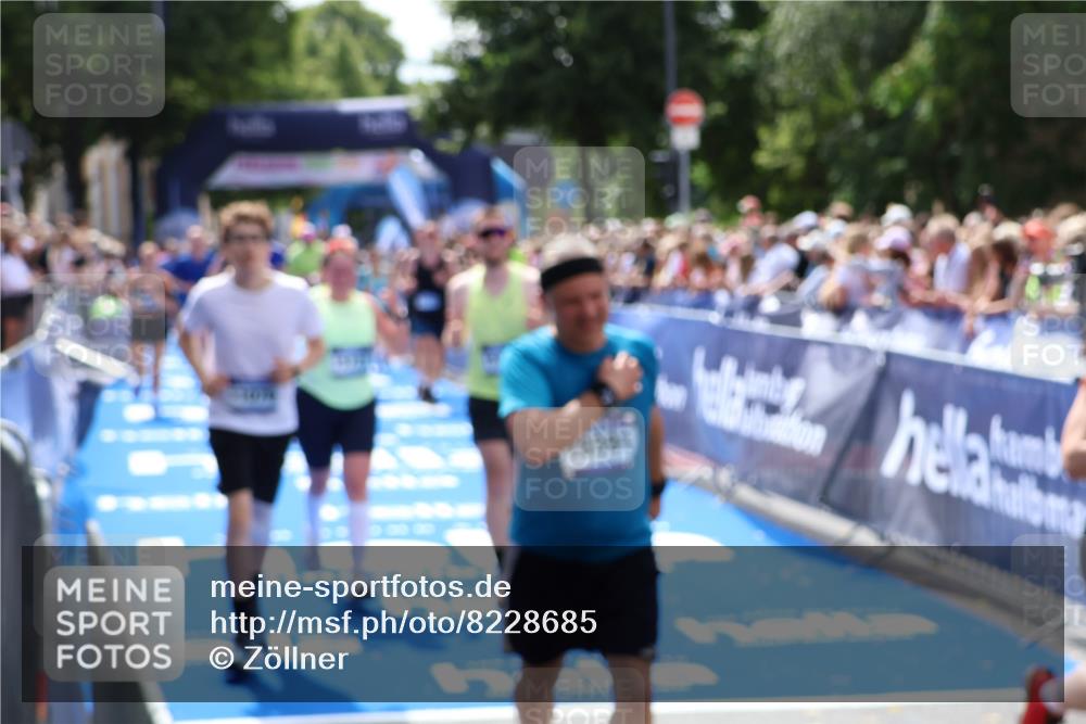 29.06.2025 - hella hamburg halbmarathon Zöllner http://msf.ph/oto/8228685 29.06.2025 11:30:26 Ziel 4111, 5783, 5806, 8031, 8221, 9183, 9188, 10391, 11076, 11111, 14644, 14649, 14788, 14888, 15155, 15721, 15722, 15983, 17714, 18883 meine-sportfotos.de