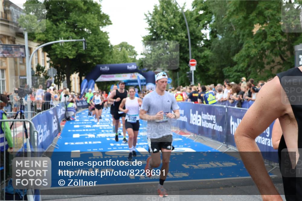 29.06.2025 - hella hamburg halbmarathon Zöllner http://msf.ph/oto/8228691 29.06.2025 10:53:22 Ziel 1683, 1727, 2074, 2354, 4065, 7312, 8361, 8651, 9142, 11844, 12490, 12875, 15179, 15681, 15838, 18134, 18901 meine-sportfotos.de