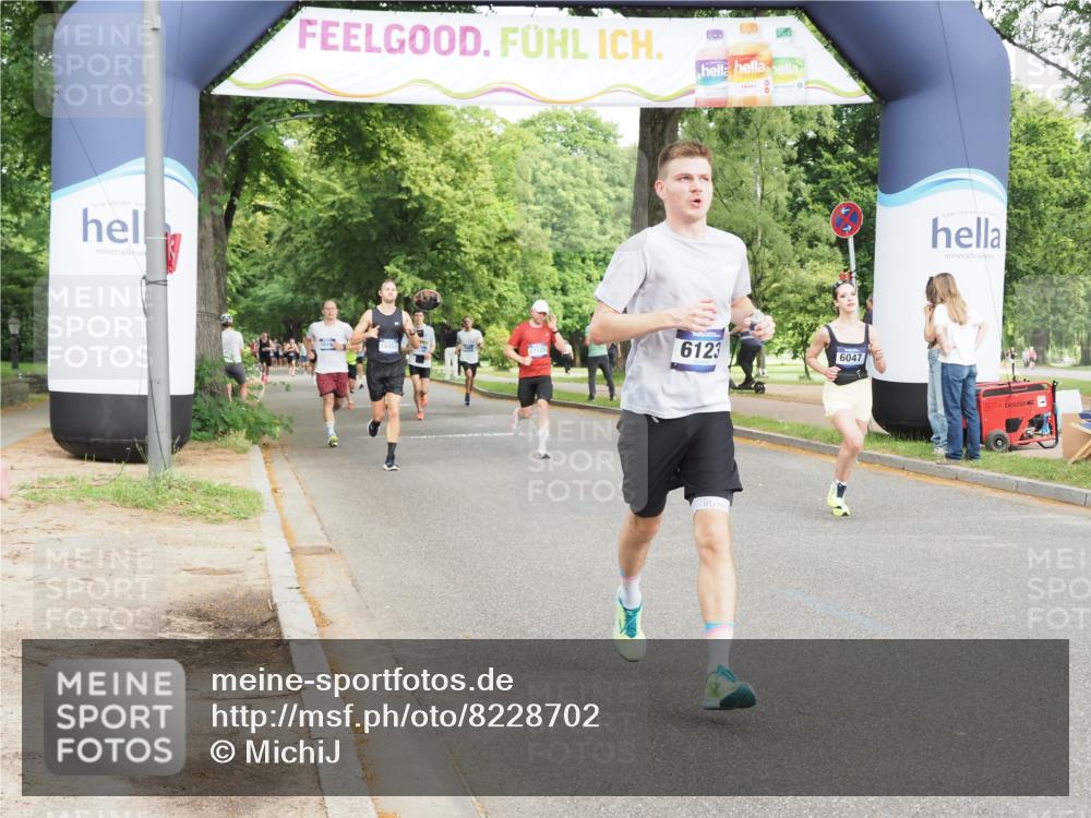 29.06.2025 - hella hamburg halbmarathon MichiJ http://msf.ph/oto/8228702 29.06.2025 10:26:09 Zwischen KM18-KM19 2404, 6047, 6123, 6529, 7310, 9914, 10451, 10680, 15261, 18216 meine-sportfotos.de