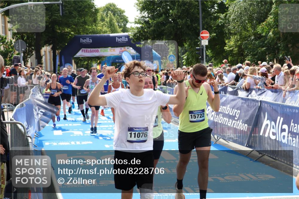 29.06.2025 - hella hamburg halbmarathon Zöllner http://msf.ph/oto/8228706 29.06.2025 11:30:27 Ziel 5783, 5806, 6570, 8031, 8221, 9183, 9188, 11076, 11111, 14644, 14649, 14788, 14888, 15155, 15721, 15722, 15983, 17714, 18883 meine-sportfotos.de