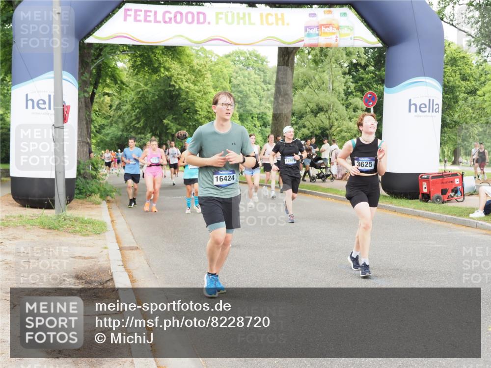 29.06.2025 - hella hamburg halbmarathon MichiJ http://msf.ph/oto/8228720 29.06.2025 10:49:23 Zwischen KM18-KM19 1147, 1377, 3625, 5379, 10128, 12978, 15516, 16424, 17096, 17119, 18355, 19240 meine-sportfotos.de