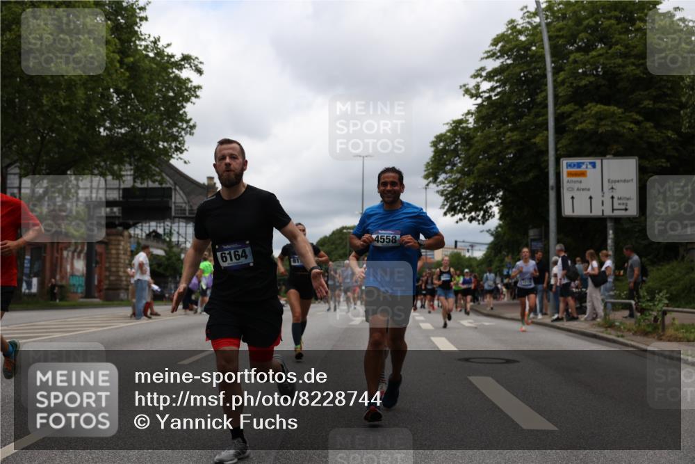 29.06.2025 - hella hamburg halbmarathon Yannick Fuchs http://msf.ph/oto/8228744 29.06.2025 10:46:38 20KM 1098, 1257, 1482, 1657, 2111, 2444, 2814, 3258, 3715, 3952, 4121, 4557, 4558, 4726, 4837, 5116, 5169, 5194, 5378, 6164, 6561, 6562, 7178, 7232, 7312, 7383, 7475, 7896, 8172, 8316, 8720, 8955, 9145, 10529, 10811, 11459, 12135, 12519, 13211, 13301, 14198, 14286, 14791, 14805, 15001, 15144, 15275, 15446, 15506, 15690, 16320, 16929, 17130, 17198, 17710, 17773, 18331 meine-sportfotos.de