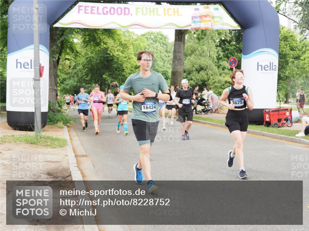 29.06.2025 - hella hamburg halbmarathon MichiJ http://msf.ph/oto/8228752 29.06.2025 10:49:23 Zwischen KM18-KM19 1147, 1377, 3625, 5379, 10128, 12978, 15516, 16424, 17096, 17119, 18355, 19240 meine-sportfotos.de