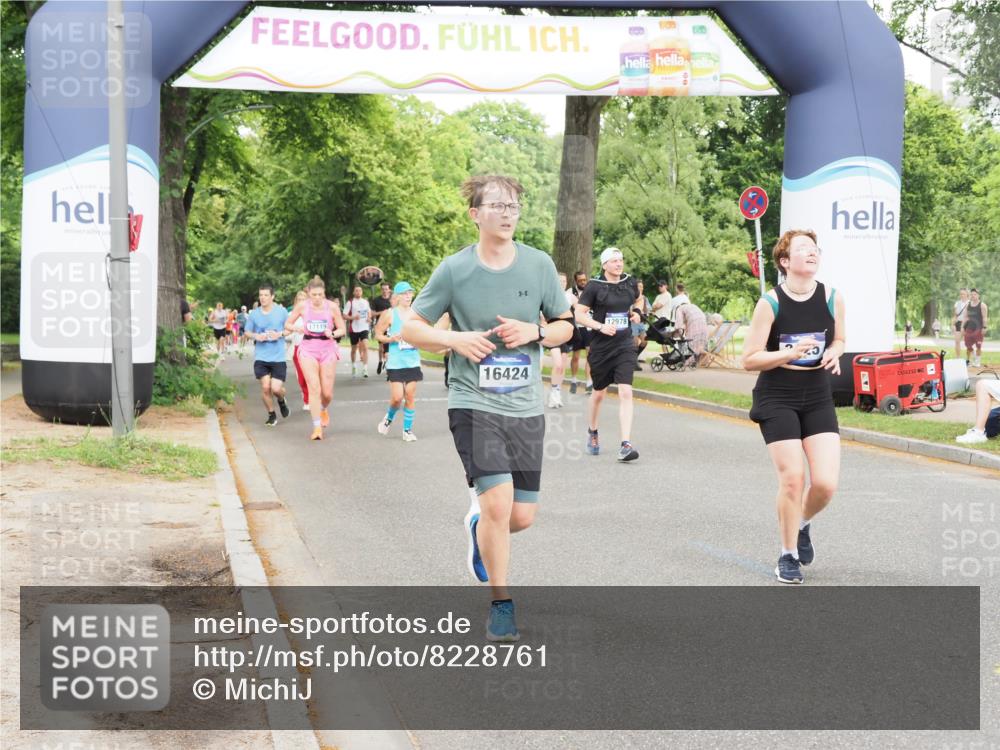 29.06.2025 - hella hamburg halbmarathon MichiJ http://msf.ph/oto/8228761 29.06.2025 10:49:23 Zwischen KM18-KM19 1147, 1377, 3625, 5379, 10128, 12978, 15516, 16424, 17096, 17119, 18355, 19240 meine-sportfotos.de