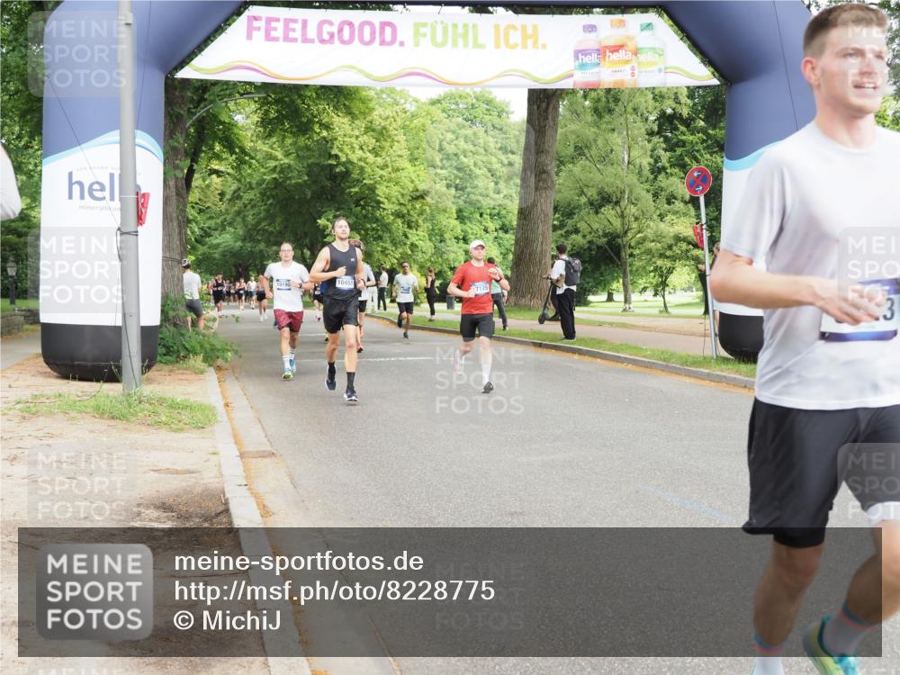 29.06.2025 - hella hamburg halbmarathon MichiJ http://msf.ph/oto/8228775 29.06.2025 10:26:10 Zwischen KM18-KM19 2404, 6047, 6123, 7310, 9914, 10451, 10680, 15261, 17125, 18216 meine-sportfotos.de