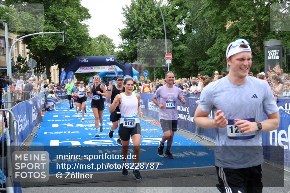 29.06.2025 - hella hamburg halbmarathon Zöllner http://msf.ph/oto/8228787 29.06.2025 10:53:23 Ziel 1683, 1727, 2074, 2354, 4065, 6942, 7312, 8651, 9142, 11844, 12490, 12875, 15179, 15681, 15838, 18134, 18901 meine-sportfotos.de