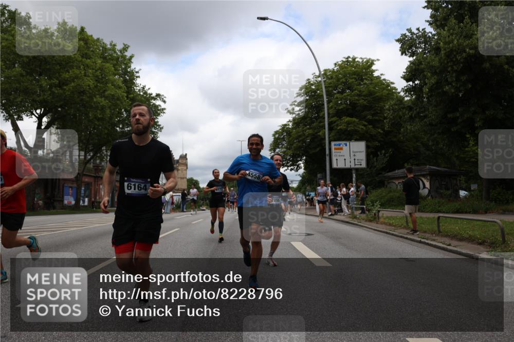 29.06.2025 - hella hamburg halbmarathon Yannick Fuchs http://msf.ph/oto/8228796 29.06.2025 10:46:39 20KM 1098, 1257, 1482, 1657, 2111, 2444, 2814, 3258, 3715, 3952, 4121, 4557, 4558, 4726, 5116, 5169, 5194, 5378, 6164, 6561, 6562, 7178, 7232, 7383, 7475, 7896, 8172, 8316, 8587, 8720, 8955, 9145, 10529, 10811, 11459, 12135, 12519, 13211, 13301, 14198, 14286, 14791, 14805, 15001, 15144, 15275, 15446, 15506, 15690, 16320, 16929, 17130, 17198, 17710, 17773, 18331 meine-sportfotos.de