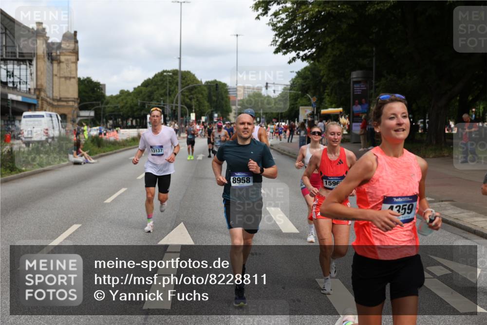 29.06.2025 - hella hamburg halbmarathon Yannick Fuchs http://msf.ph/oto/8228811 29.06.2025 10:33:42 20KM 1164, 1445, 1803, 2980, 3136, 3282, 3783, 4359, 6037, 6682, 6686, 6687, 8450, 8958, 11055, 11447, 11619, 12772, 13137, 13729, 13800, 14093, 14311, 15013, 15257, 15556, 15561, 15866, 15873, 15965, 16656, 16820, 18149, 18188, 18547, 18734 meine-sportfotos.de
