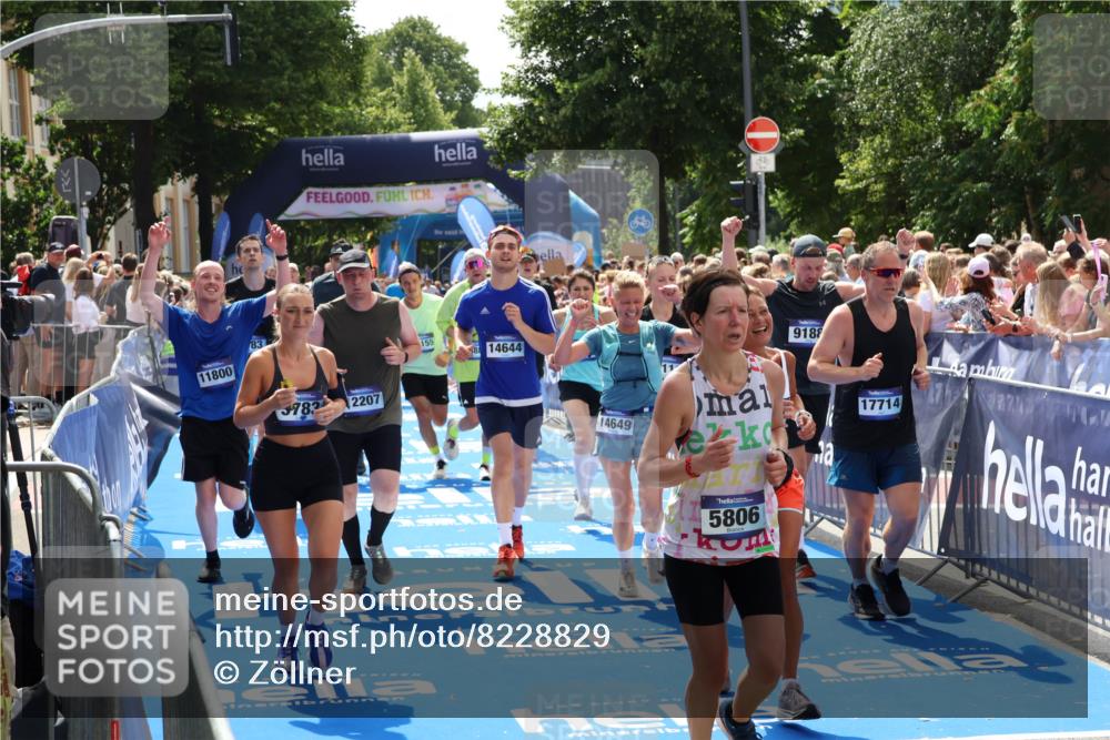 29.06.2025 - hella hamburg halbmarathon Zöllner http://msf.ph/oto/8228829 29.06.2025 11:30:30 Ziel 3341, 4580, 5783, 5806, 6444, 6570, 8031, 8221, 8595, 8855, 9183, 9188, 9289, 11111, 14644, 14649, 14788, 14888, 15155, 15983, 17043, 17714, 18097, 18883 meine-sportfotos.de