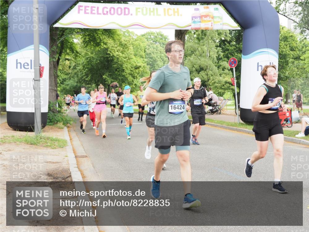 29.06.2025 - hella hamburg halbmarathon MichiJ http://msf.ph/oto/8228835 29.06.2025 10:49:23 Zwischen KM18-KM19 1147, 1377, 3625, 5379, 10128, 12978, 15516, 16424, 17096, 17119, 18355, 19240 meine-sportfotos.de
