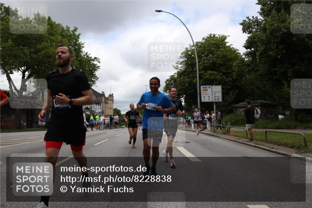 29.06.2025 - hella hamburg halbmarathon Yannick Fuchs http://msf.ph/oto/8228838 29.06.2025 10:46:39 20KM 1098, 1257, 1482, 1657, 2111, 2444, 2814, 3258, 3715, 3952, 4121, 4557, 4558, 4726, 5116, 5169, 5194, 5378, 6164, 6561, 6562, 7178, 7232, 7383, 7475, 7896, 8172, 8316, 8587, 8720, 8955, 9145, 10529, 10811, 11459, 12135, 12519, 13211, 13301, 14198, 14286, 14791, 14805, 15001, 15144, 15275, 15446, 15506, 15690, 16320, 16929, 17130, 17198, 17710, 17773, 18331 meine-sportfotos.de