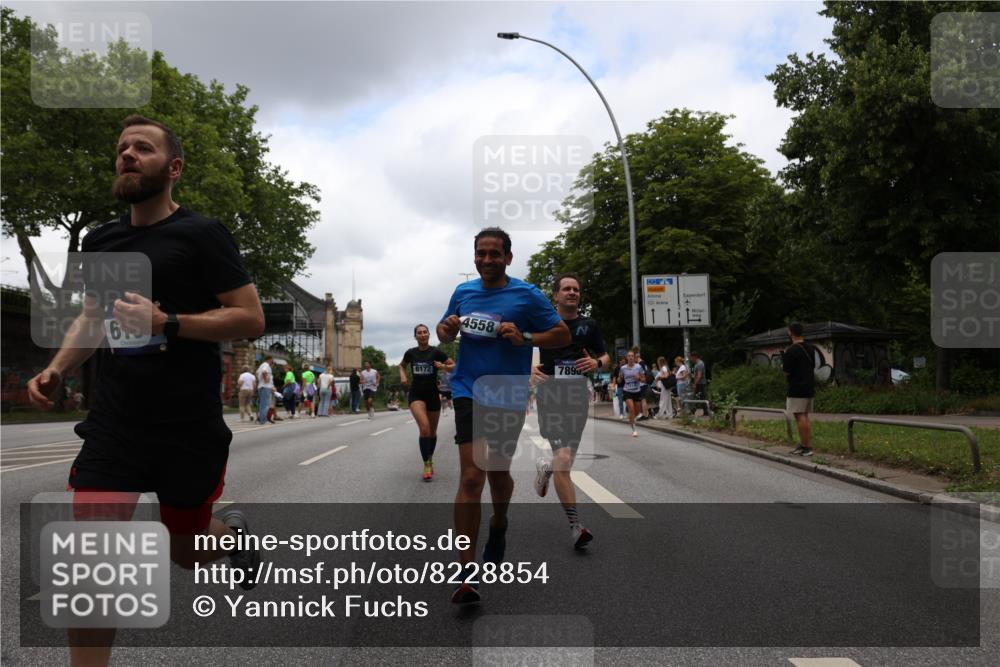 29.06.2025 - hella hamburg halbmarathon Yannick Fuchs http://msf.ph/oto/8228854 29.06.2025 10:46:39 20KM 1098, 1257, 1482, 1657, 2111, 2444, 2814, 3258, 3715, 3952, 4121, 4557, 4558, 4726, 5116, 5169, 5194, 5378, 6164, 6561, 6562, 7178, 7232, 7383, 7475, 7896, 8172, 8316, 8587, 8720, 8955, 9145, 10529, 10811, 11459, 12135, 12519, 13211, 13301, 14198, 14286, 14791, 14805, 15001, 15144, 15275, 15446, 15506, 15690, 16320, 16929, 17130, 17198, 17710, 17773, 18331 meine-sportfotos.de