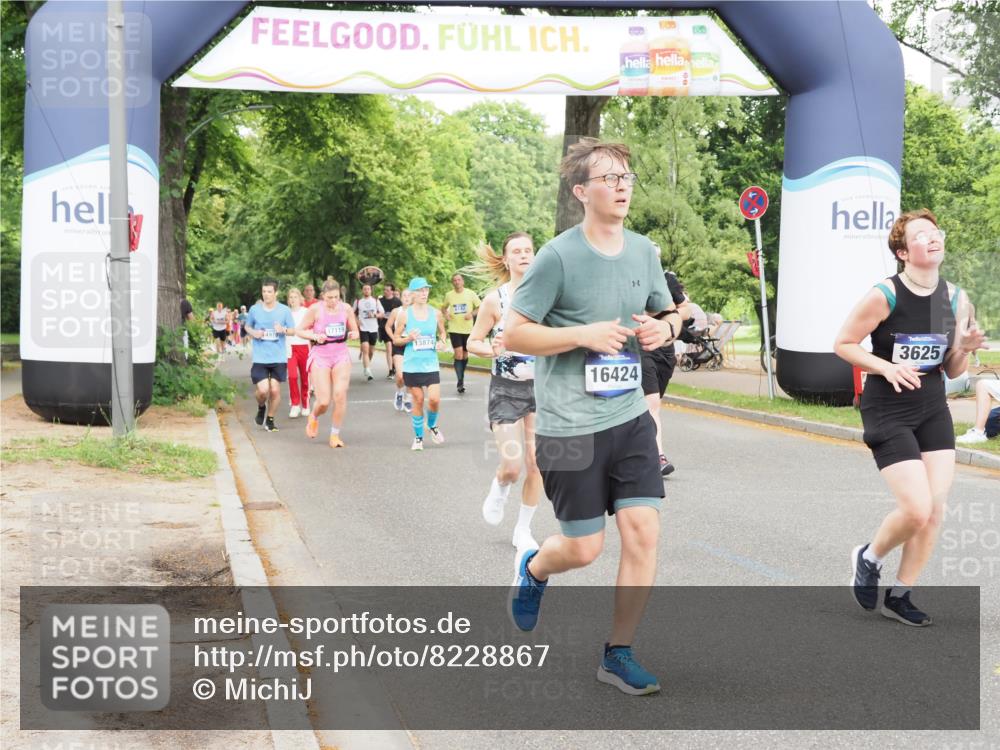 29.06.2025 - hella hamburg halbmarathon MichiJ http://msf.ph/oto/8228867 29.06.2025 10:49:23 Zwischen KM18-KM19 1147, 1377, 3625, 5379, 10128, 12978, 15516, 16424, 17096, 17119, 18355, 19240 meine-sportfotos.de