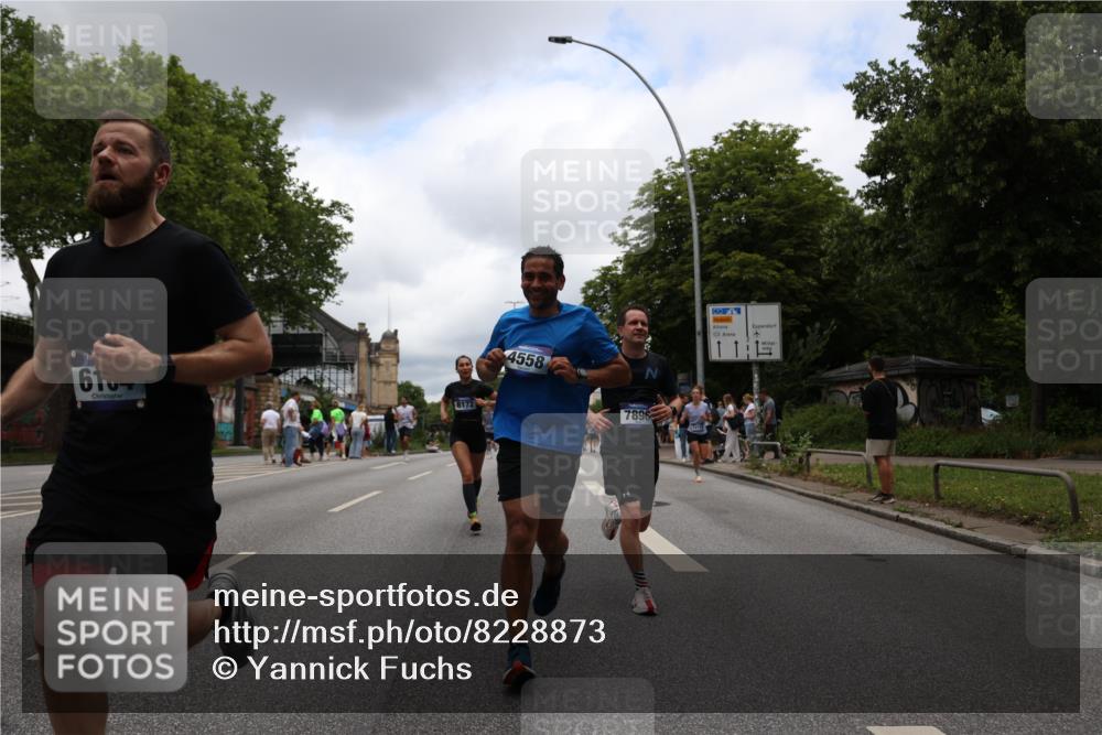 29.06.2025 - hella hamburg halbmarathon Yannick Fuchs http://msf.ph/oto/8228873 29.06.2025 10:46:39 20KM 1098, 1257, 1482, 1657, 2111, 2444, 2814, 3258, 3715, 3952, 4121, 4557, 4558, 4726, 5116, 5169, 5194, 5378, 6164, 6561, 6562, 7178, 7232, 7383, 7475, 7896, 8172, 8316, 8587, 8720, 8955, 9145, 10529, 10811, 11459, 12135, 12519, 13211, 13301, 14198, 14286, 14791, 14805, 15001, 15144, 15275, 15446, 15506, 15690, 16320, 16929, 17130, 17198, 17710, 17773, 18331 meine-sportfotos.de