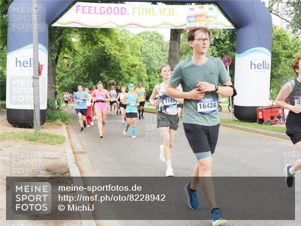 29.06.2025 - hella hamburg halbmarathon MichiJ http://msf.ph/oto/8228942 29.06.2025 10:49:23 Zwischen KM18-KM19 1147, 1377, 3625, 5379, 10128, 12978, 15516, 16424, 17096, 17119, 18355, 19240 meine-sportfotos.de