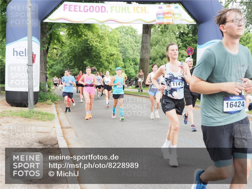 29.06.2025 - hella hamburg halbmarathon MichiJ http://msf.ph/oto/8228989 29.06.2025 10:49:24 Zwischen KM18-KM19 1147, 3625, 5058, 5379, 10128, 12978, 13874, 15516, 16424, 17096, 17119, 18355, 19240 meine-sportfotos.de