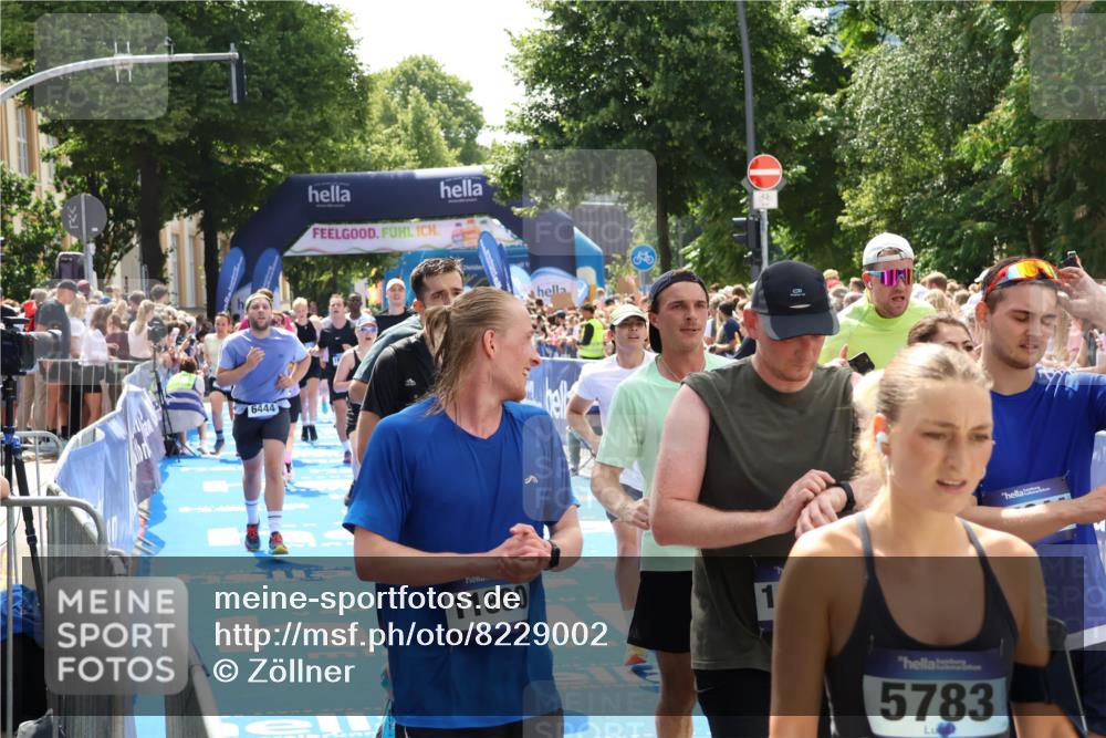 29.06.2025 - hella hamburg halbmarathon Zöllner http://msf.ph/oto/8229002 29.06.2025 11:30:33 Ziel 1235, 3323, 3341, 4580, 6195, 6444, 6570, 8221, 8595, 8855, 9183, 9289, 11672, 12073, 14788, 14888, 15155, 16659, 17043, 18097, 18390, 18860, 18883 meine-sportfotos.de