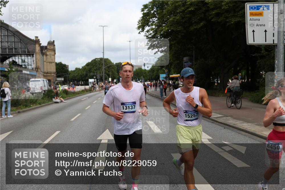 29.06.2025 - hella hamburg halbmarathon Yannick Fuchs http://msf.ph/oto/8229059 29.06.2025 10:33:43 20KM 1164, 1445, 1803, 2980, 3136, 3282, 3783, 4359, 6037, 6682, 6686, 6687, 8450, 8958, 11447, 11619, 12772, 13137, 13729, 14093, 14311, 15013, 15257, 15556, 15561, 15866, 15873, 15965, 16656, 16820, 18149, 18188, 18547, 18734 meine-sportfotos.de