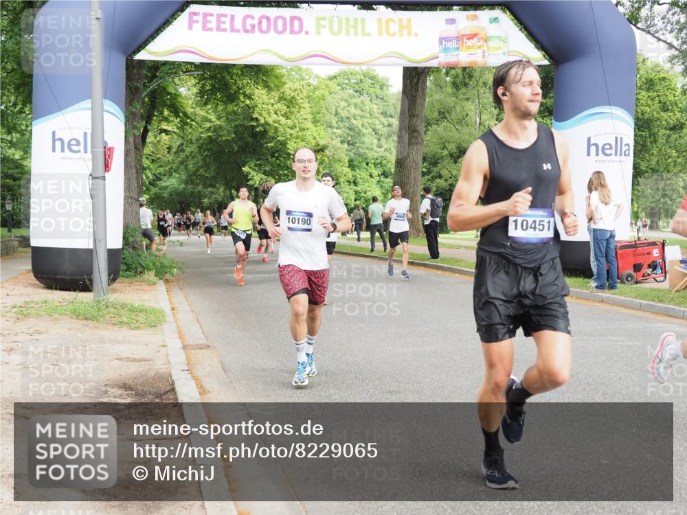 29.06.2025 - hella hamburg halbmarathon MichiJ http://msf.ph/oto/8229065 29.06.2025 10:26:13 Zwischen KM18-KM19 6047, 6123, 10190, 10451, 13148, 17125 meine-sportfotos.de