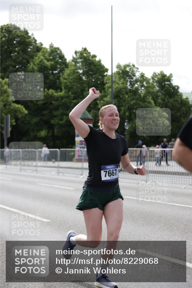 29.06.2025 - hella hamburg halbmarathon Jannik Wohlers http://msf.ph/oto/8229068 29.06.2025 10:27:57 Lombardsbrücke 3445, 5369, 5604, 7667, 7980, 8327, 9653, 9654, 13045, 13296, 13400, 14017, 15123, 18256, 18604, 19180 meine-sportfotos.de