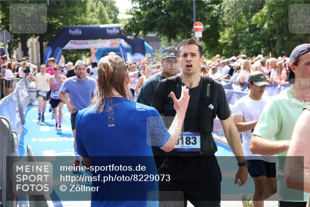 29.06.2025 - hella hamburg halbmarathon Zöllner http://msf.ph/oto/8229073 29.06.2025 11:30:35 Ziel 1235, 2838, 3323, 3341, 4580, 6195, 6243, 6444, 6570, 7644, 8595, 8855, 9289, 11672, 12073, 16659, 17043, 18097, 18390, 18860 meine-sportfotos.de