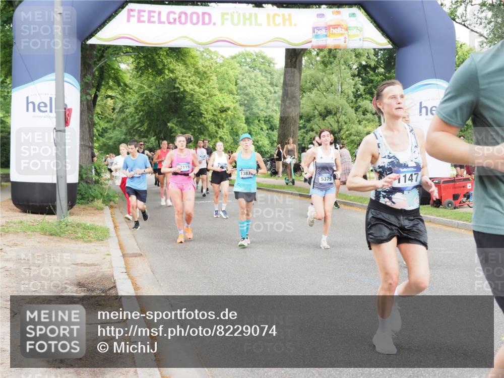 29.06.2025 - hella hamburg halbmarathon MichiJ http://msf.ph/oto/8229074 29.06.2025 10:49:24 Zwischen KM18-KM19 1147, 3625, 5058, 5379, 10128, 12978, 13874, 15516, 16424, 17096, 17119, 18355, 19240 meine-sportfotos.de