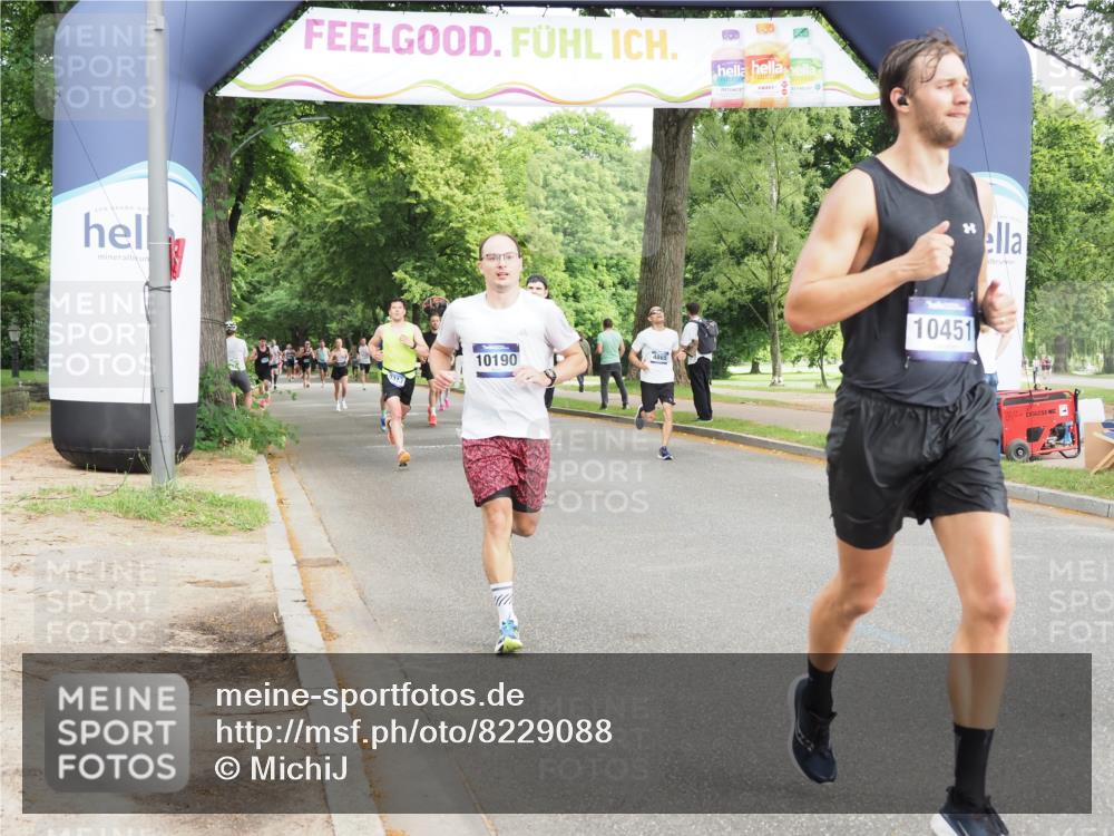 29.06.2025 - hella hamburg halbmarathon MichiJ http://msf.ph/oto/8229088 29.06.2025 10:26:13 Zwischen KM18-KM19 6047, 6123, 10190, 10451, 13148, 17125 meine-sportfotos.de