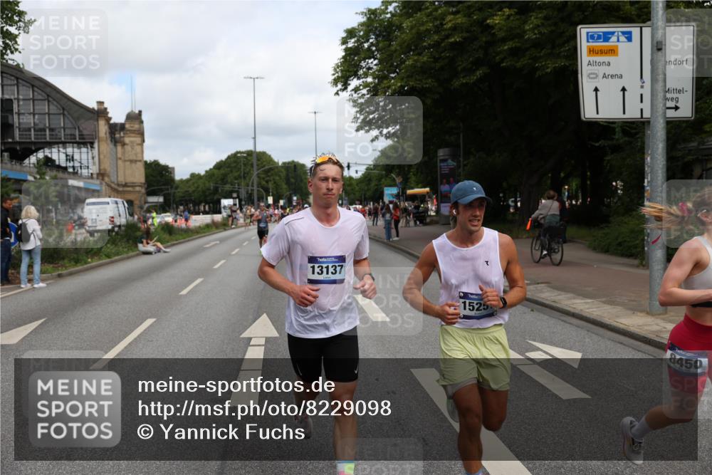 29.06.2025 - hella hamburg halbmarathon Yannick Fuchs http://msf.ph/oto/8229098 29.06.2025 10:33:43 20KM 1164, 1445, 1803, 2980, 3136, 3282, 3783, 4359, 6037, 6682, 6686, 6687, 8450, 8958, 11447, 11619, 12772, 13137, 13729, 14093, 14311, 15013, 15257, 15556, 15561, 15866, 15873, 15965, 16656, 16820, 18149, 18188, 18547, 18734 meine-sportfotos.de