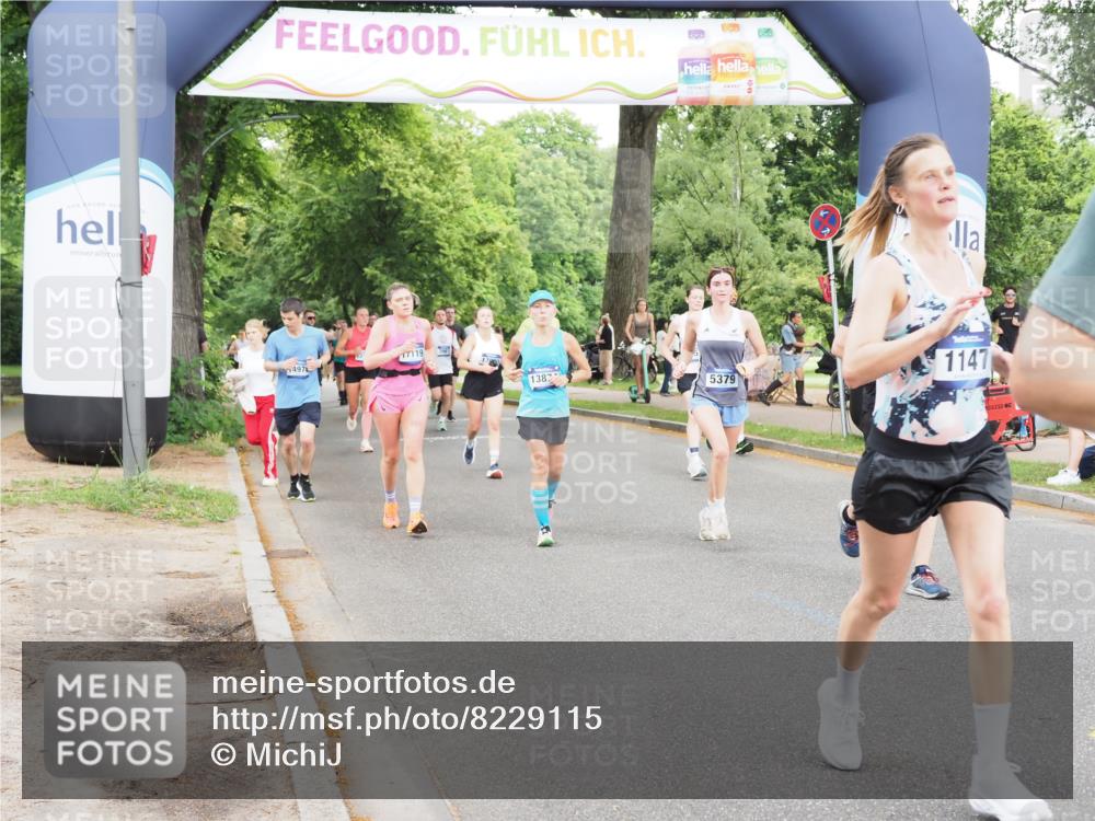29.06.2025 - hella hamburg halbmarathon MichiJ http://msf.ph/oto/8229115 29.06.2025 10:49:24 Zwischen KM18-KM19 1147, 3625, 5058, 5379, 10128, 12978, 13874, 15516, 16424, 17096, 17119, 18355, 19240 meine-sportfotos.de