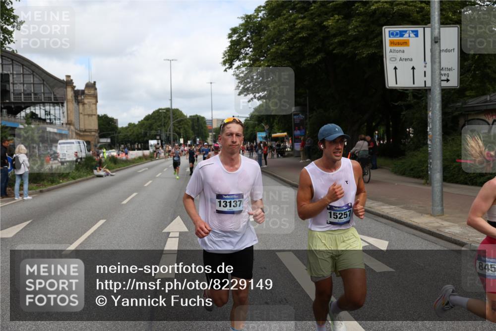 29.06.2025 - hella hamburg halbmarathon Yannick Fuchs http://msf.ph/oto/8229149 29.06.2025 10:33:43 20KM 1164, 1445, 1803, 2980, 3136, 3282, 3783, 4359, 6037, 6682, 6686, 6687, 8450, 8958, 11447, 11619, 12772, 13137, 13729, 14093, 14311, 15013, 15257, 15556, 15561, 15866, 15873, 15965, 16656, 16820, 18149, 18188, 18547, 18734 meine-sportfotos.de