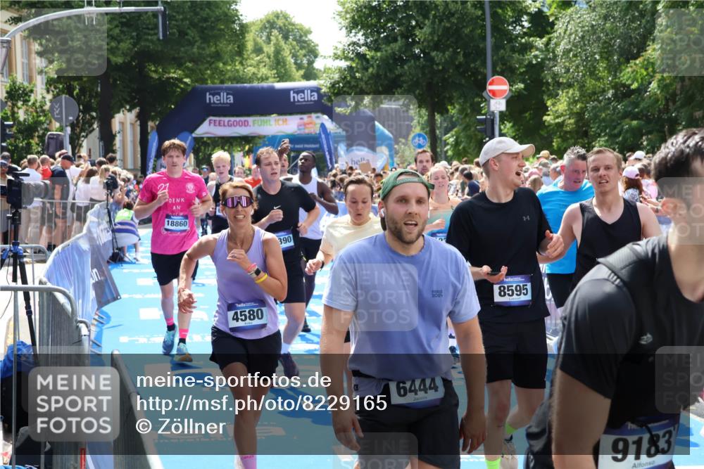 29.06.2025 - hella hamburg halbmarathon Zöllner http://msf.ph/oto/8229165 29.06.2025 11:30:37 Ziel 1235, 2838, 3323, 3341, 4580, 6195, 6243, 6444, 7644, 8595, 8717, 8855, 9289, 9927, 11672, 12073, 16659, 17043, 17312, 18097, 18158, 18390, 18860 meine-sportfotos.de