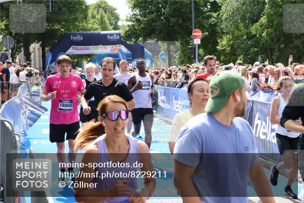29.06.2025 - hella hamburg halbmarathon Zöllner http://msf.ph/oto/8229211 29.06.2025 11:30:39 Ziel 1235, 2838, 3323, 3358, 4289, 5147, 5406, 6195, 6243, 6478, 7644, 8717, 9927, 11672, 12073, 16659, 17043, 17312, 17344, 18158, 18390, 18860 meine-sportfotos.de