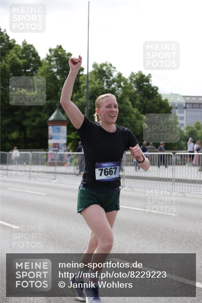 29.06.2025 - hella hamburg halbmarathon Jannik Wohlers http://msf.ph/oto/8229223 29.06.2025 10:27:57 Lombardsbrücke 3445, 5369, 5604, 7667, 7980, 8327, 9653, 9654, 13045, 13296, 13400, 14017, 15123, 18256, 18604, 19180 meine-sportfotos.de